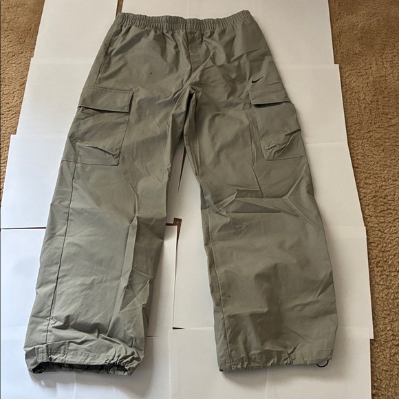 Nike Men's Khaki Cargo Pants - Picture 1 of 2